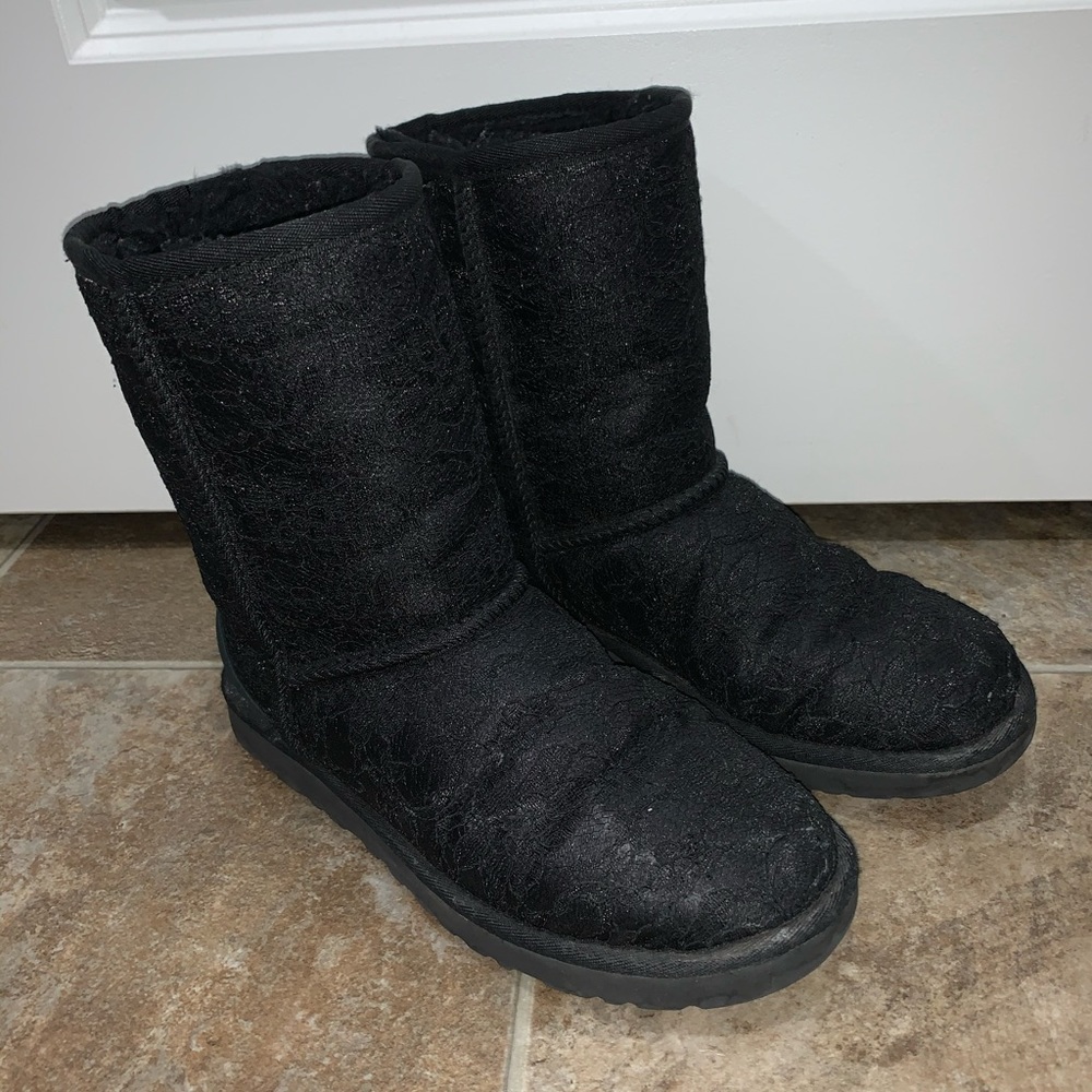 Lace black Ugg’s